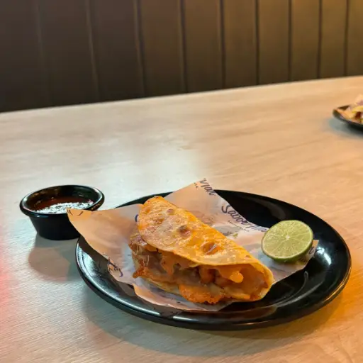 Quesadilla De Harina De Camaron