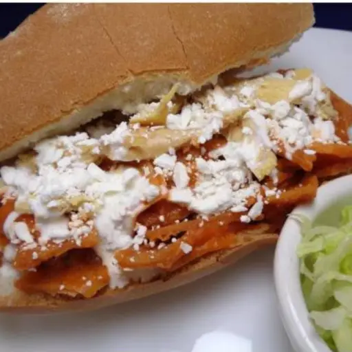 LONCHE DE CHILAQUILES