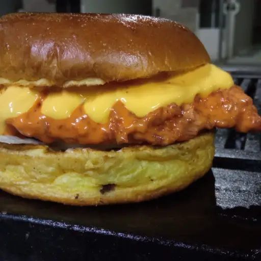 CHICKEN BURGER
