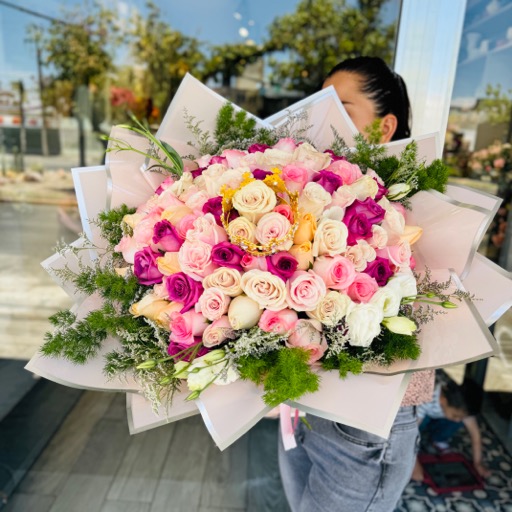 RAMO GIGANTE 100 ROSAS