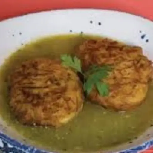 Tortas de carne en salsa verde