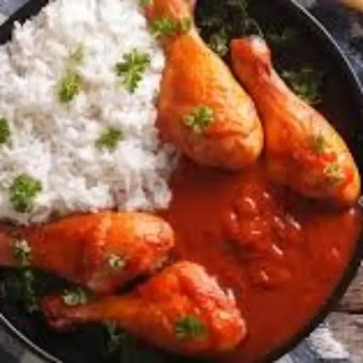 Pollo en salsa roja