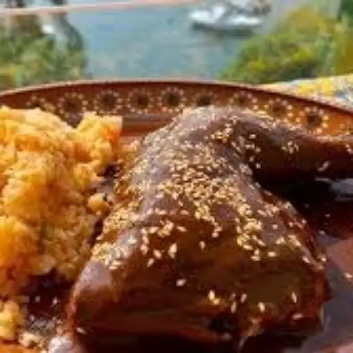 Mole con pollo