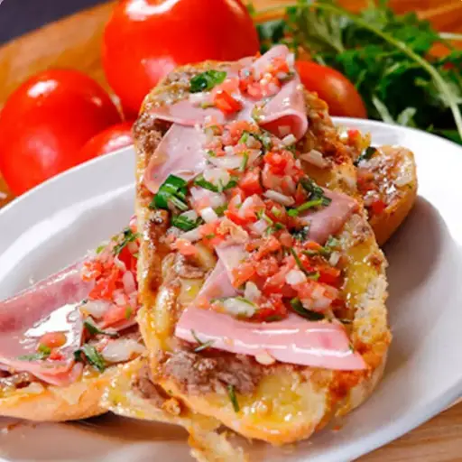 Molletes con Jamón York