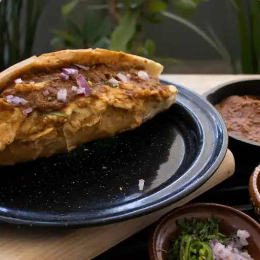 Lonche Jalisquil Mole Poblano