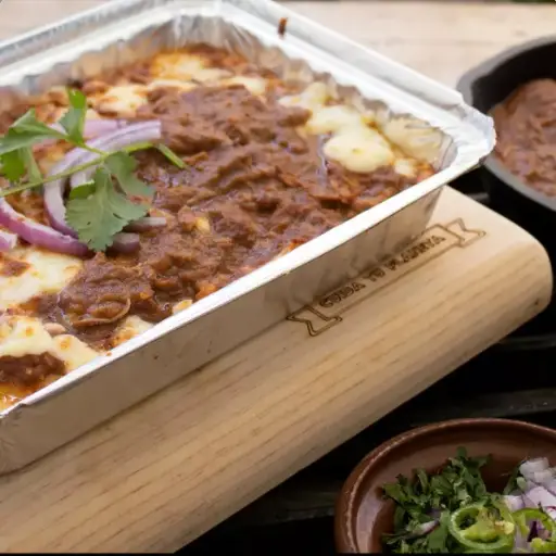 Jalisquiles Familiares de Mole con Pollo