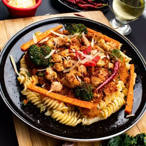 Fusilli Arrabiata con Pollo