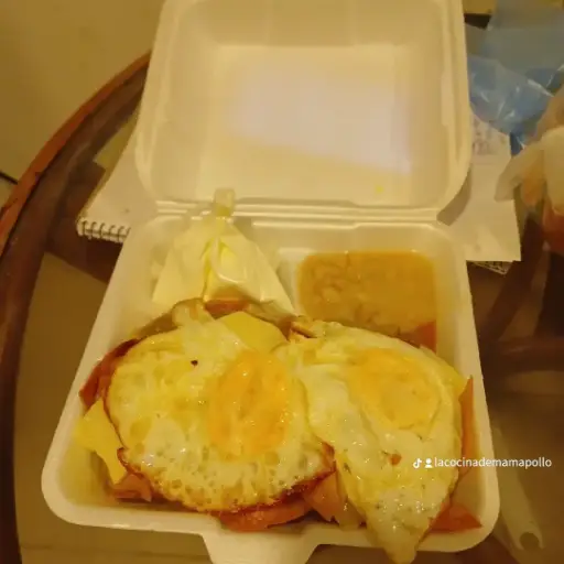 Chilaquiles con huevos al gusto