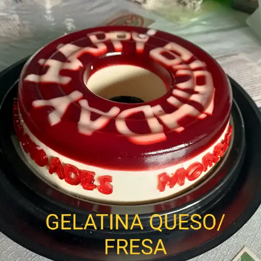 Gelatina de Queso con Fresa