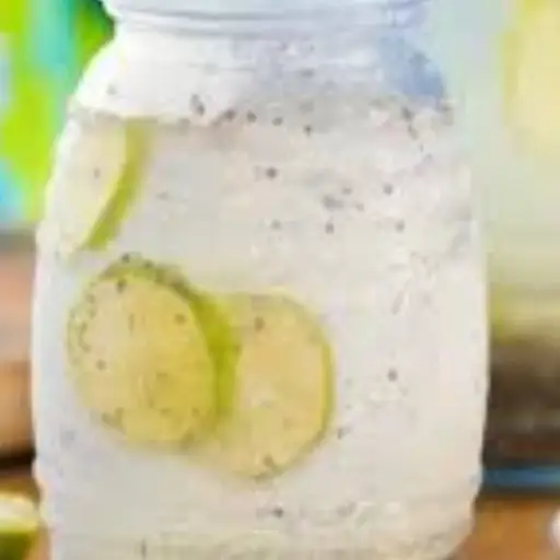 Agua limon con chia
