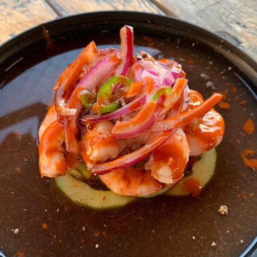 Tostada de camarón cocido