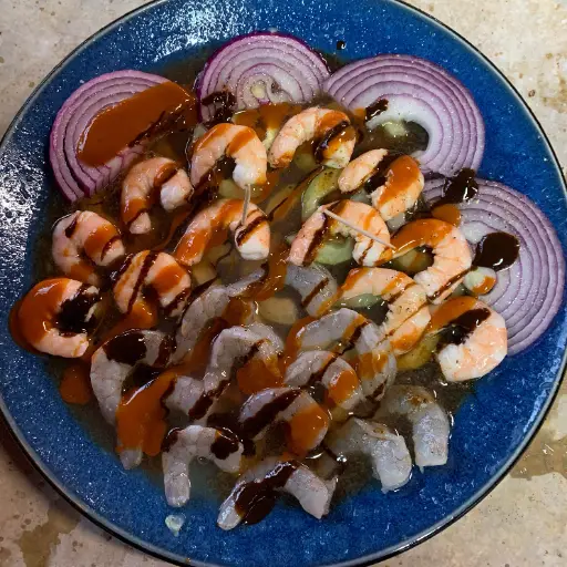 Aguachile mixto de camarón 