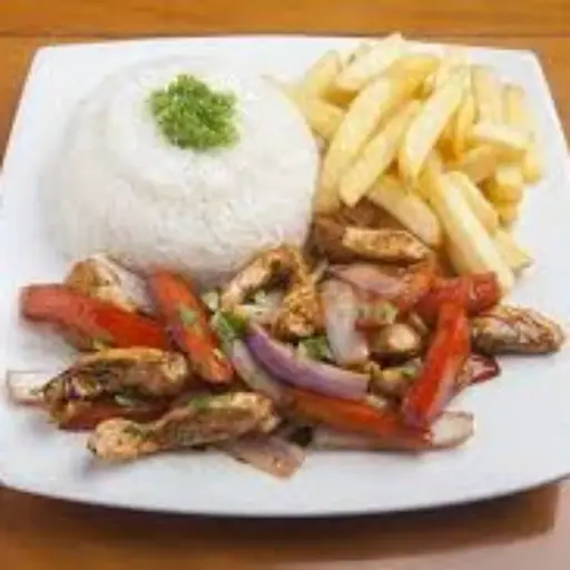 Lomo saltado de pollo