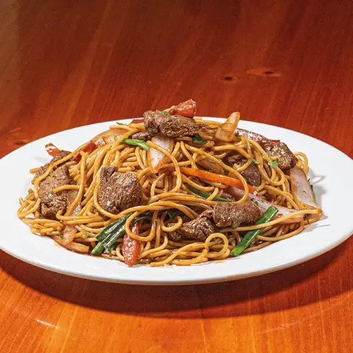 Tallarín saltado de carne