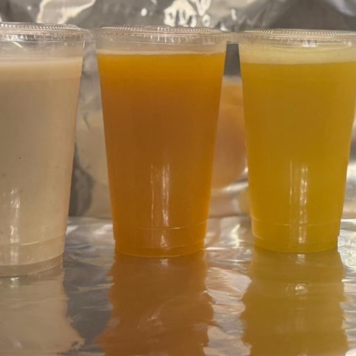 Ricos jugos naturales (Delicious natural juices)