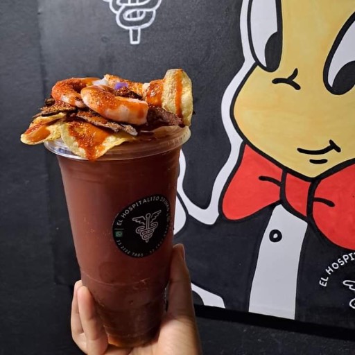 Michelada de papa, cecina y camarón cocido