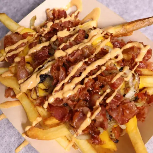 Papas con Queso y Tocino 