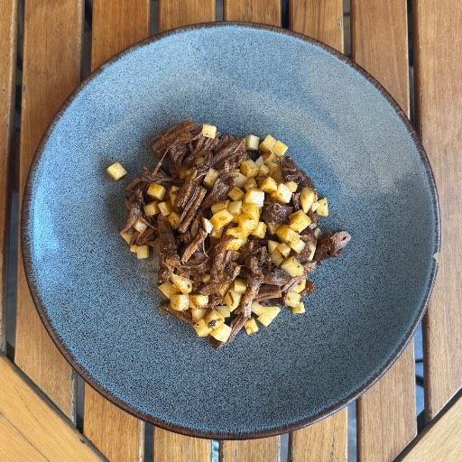 TINGA DE CARNE CON PAPAS 1Kg