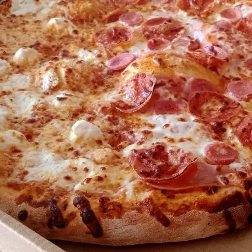 Pizza carnes frías 