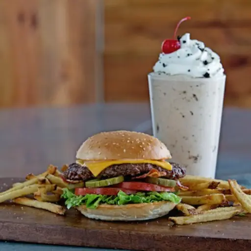 1 hamburguesa crispy + frappe 