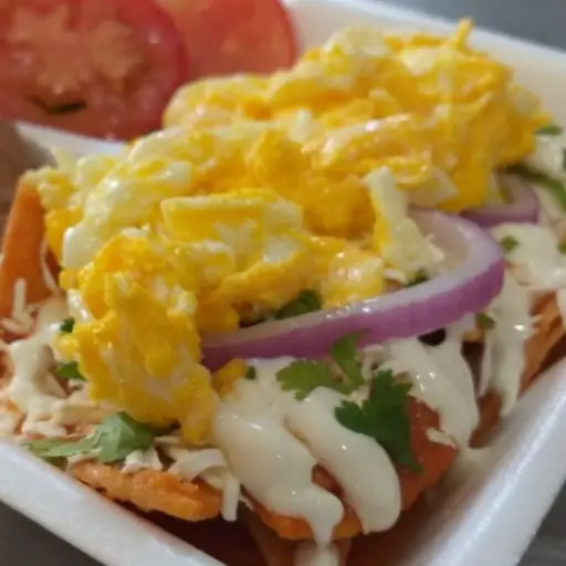 Chilaquiles Tradicionales con Huevo