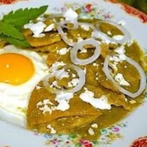 Chilaquiles Verdes con Huevo