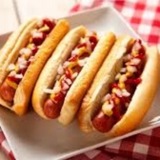  Tres piezas de hot-dogs 