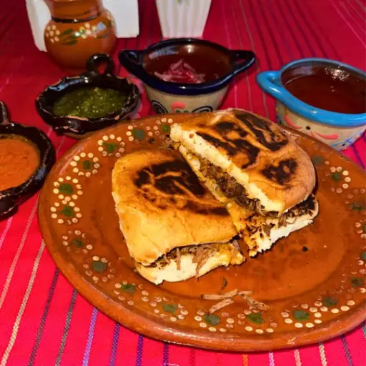 Tortas de birria 