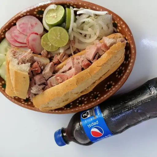 torta ahogada mas bebida 