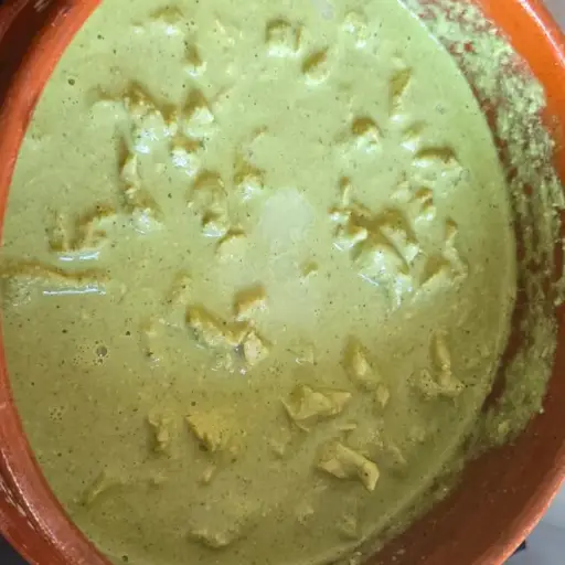 POLLO EN CREMA POBLANA