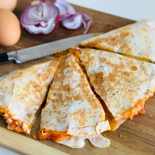 QUESADILLA DE POLLO 