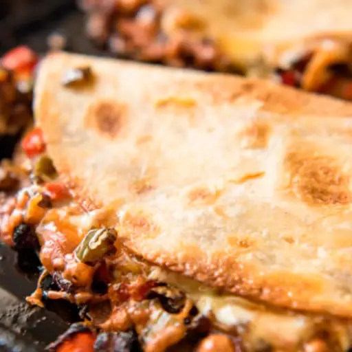 QUESADILLA DE CHICHARRON 