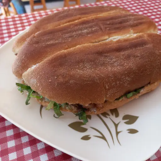 Torta de Tinga 