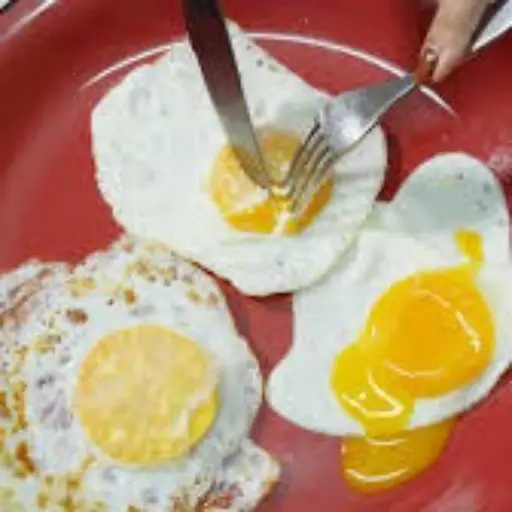 Huevos enteros o estrellados