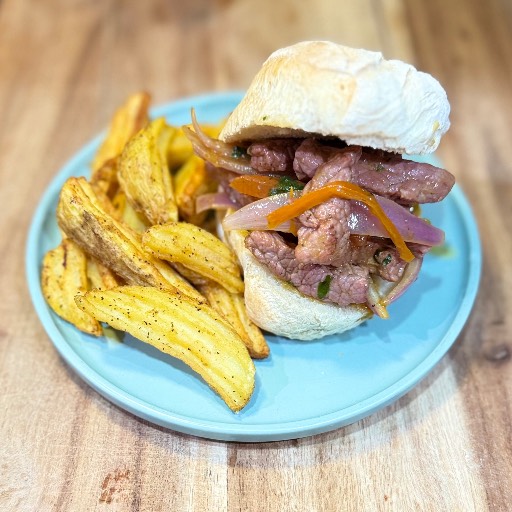 SANWICH LOMO SALTADO