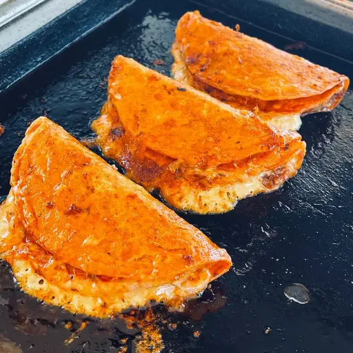 Quesabirria de maíz 