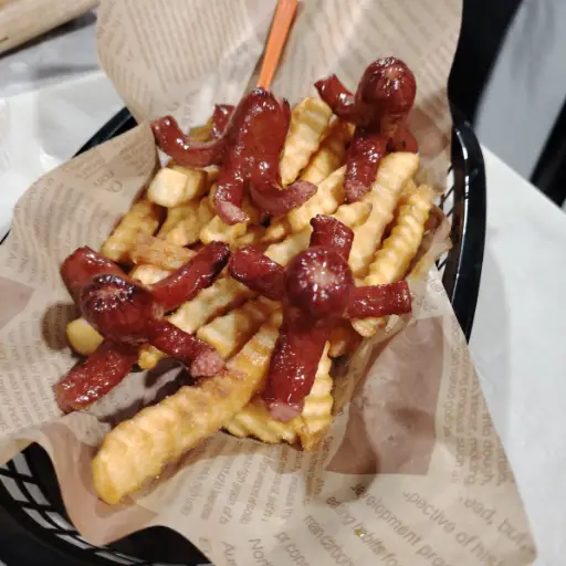 Salchipulpo con papas 