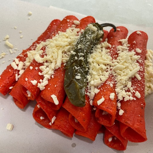 Enchiladas Rojas con Queso