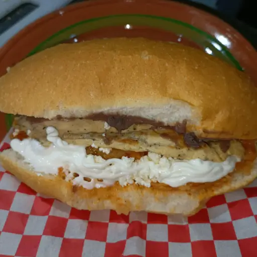 Torta de chilaquil c/ Pollo
