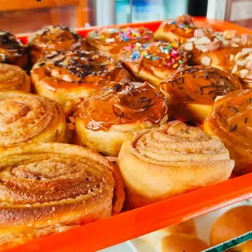 CINNAMON ROLL