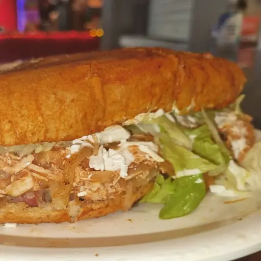 Pambazo de Guisado