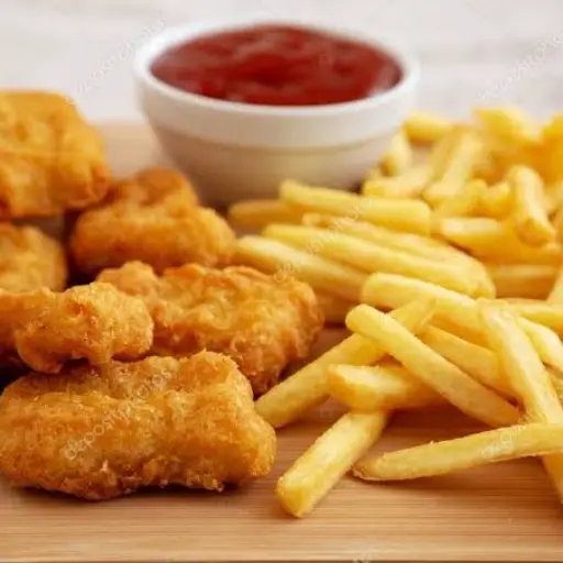 Nuggets de pollo con papas