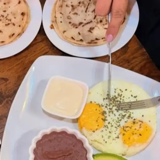 DESAYUNO SENCILLO
