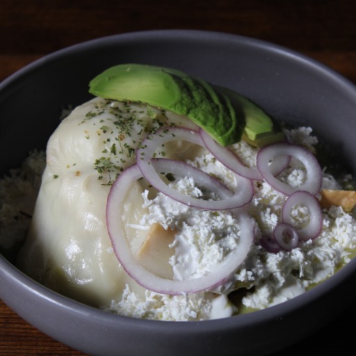 Chilaquiles suizos con pollo