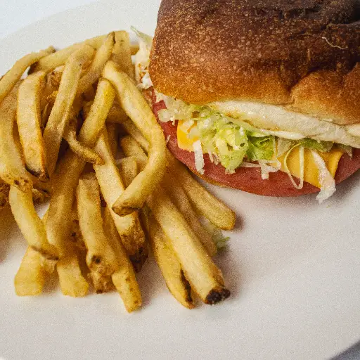 Torta de bolonia con queso