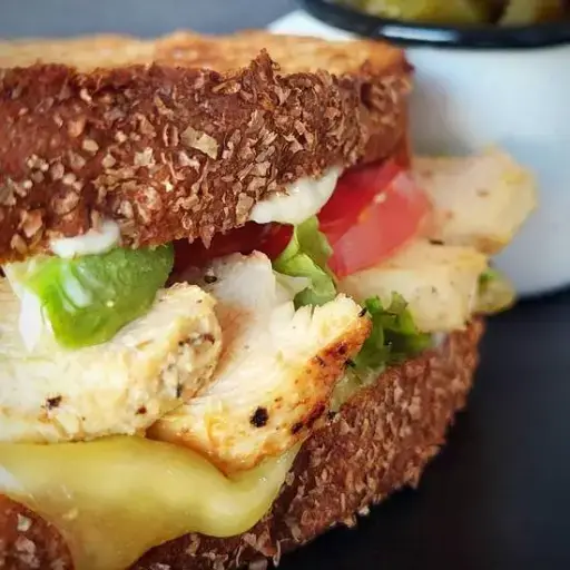 Sandwich de Pollo a la Plancha