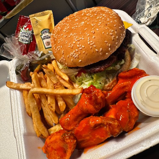 Promo Hamburguesa + ALITAS papas y refresco 