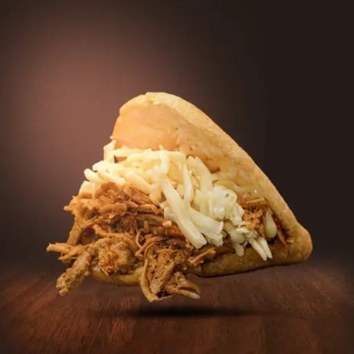 Arepa Mechada