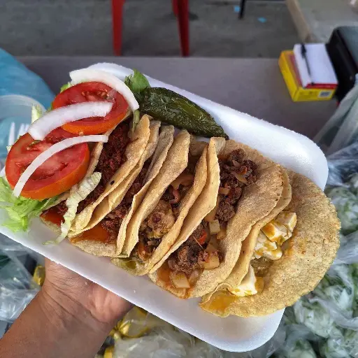 TACOS DE GUISOS