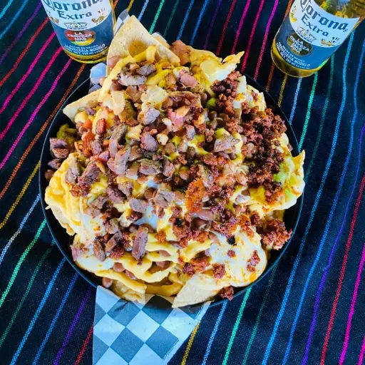 NACHOS CHICOS  ESPECIALES